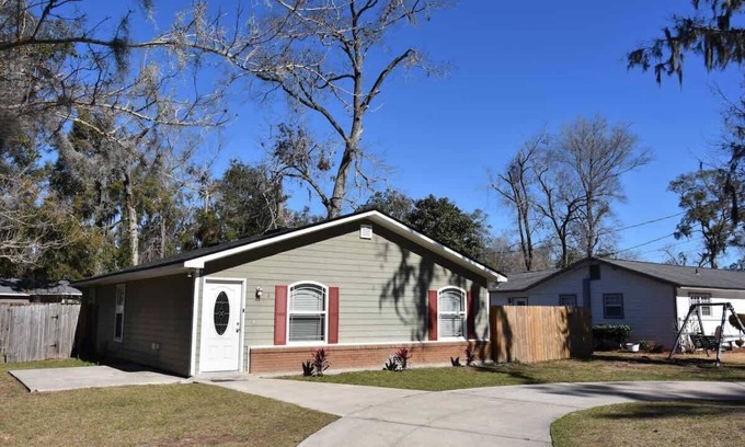 St. Marys Casa | Adorable coastal home right downtown!