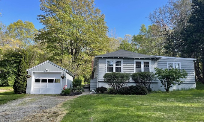 Madison Casa | Adorable Cottage close to Beaches and Town