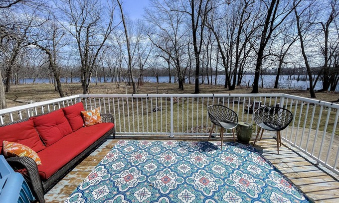 Trempealeau Cabaña | Adorable Cottage on GREAT Fishing Lake