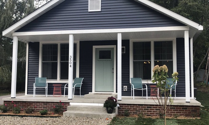 Michigan City Casa | Adorable cottage in the Michiana Shores area! Close to Lake Michigan and Dunes