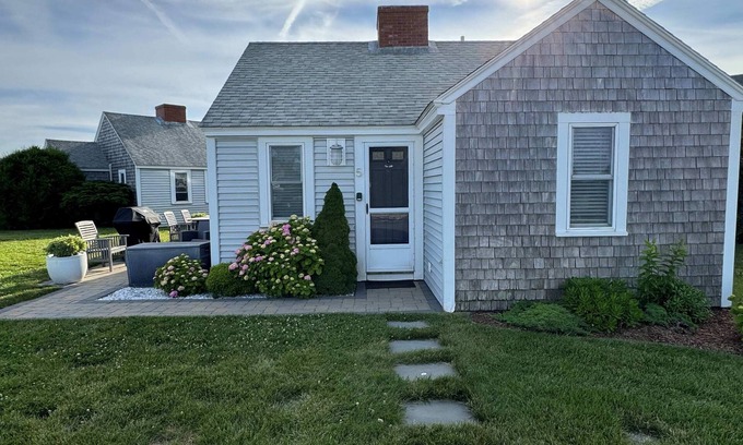 North Truro Casa | ¡CASA DE PLAYA CON ENCANTO AMIGABLE PARA MASCOTAS con VISTAS INCREÍBLES DE LA BAHÍA!