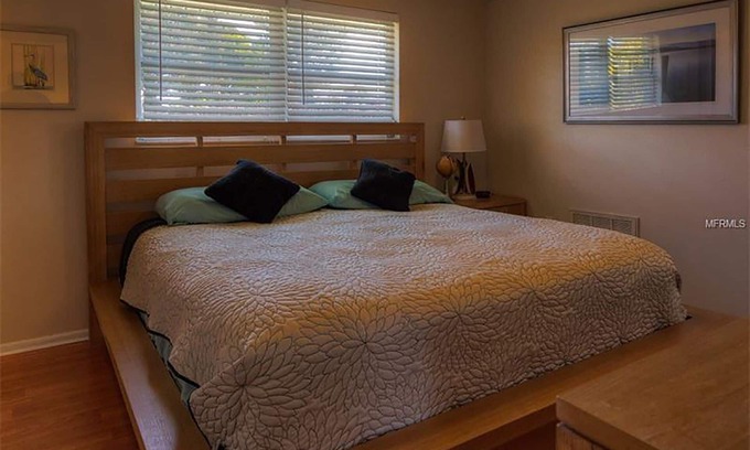 Englewood Cabaña | Adorable Cottages on Lemon Bay