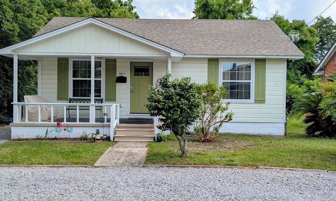 Gulfport Casa | Adorable Fully Remodeled Home Walk To The Beach