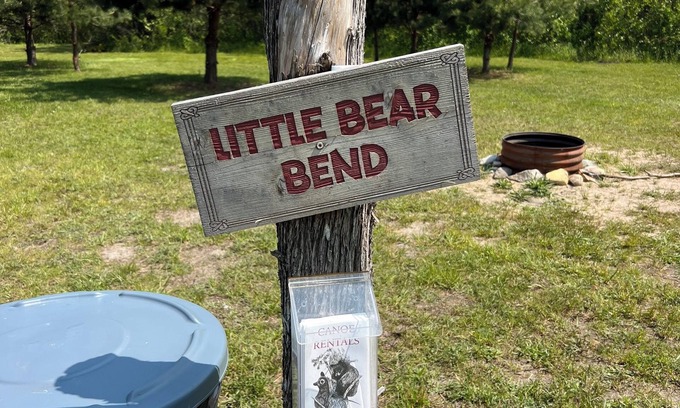 Petoskey Alquiler De RV | Adorable little campground in Petoskey with river nature views