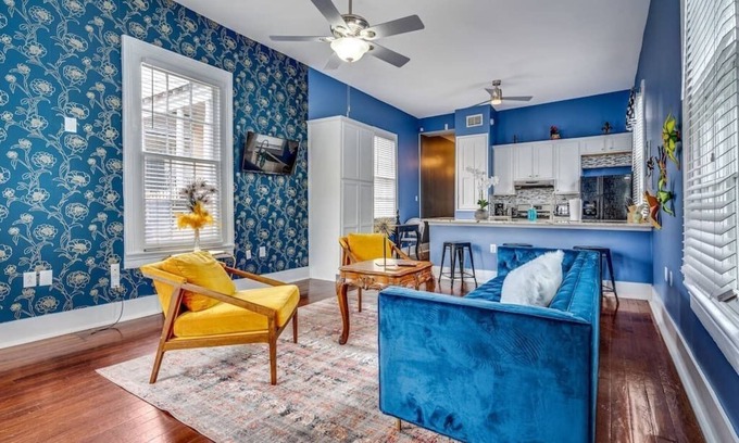 New Orleans Casa | Adorable Mid City 2 Bedroom Centrally Located!