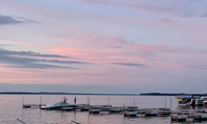 Newville Cabaña | Adorable, Nautical Vibe Cottage w Lake Kosh Views & Close to all the FUN!