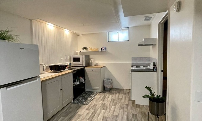 Twin Lakes Casa | Adorable one bedroom, private bathroom, kitchen