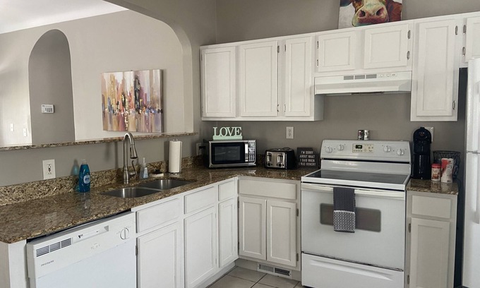 Southwest Garden Casa | Adorable STL Home on the Hill!