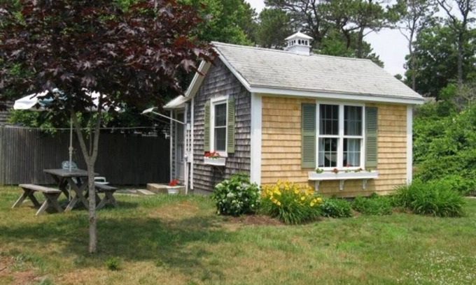Dennis Port Cabaña | Adorable Studio cottage with Queen bed