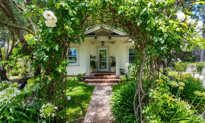 Vichy Springs Casa | Adorable studio cottage on 3.5 acres in Napa