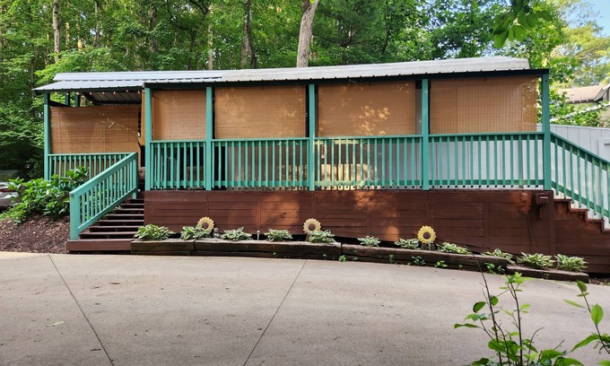 Asheville Cabaña | Adorable Tiny Guesthouse Super Cozy & Clean