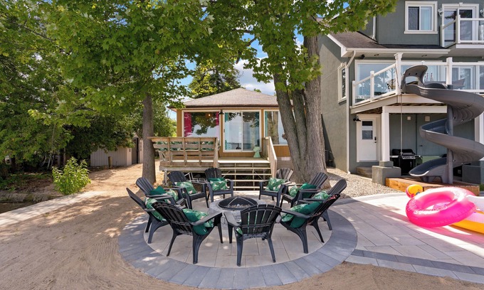 Alcona Cabaña | Adorable waterfront escape
