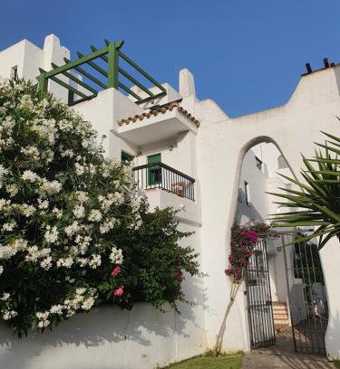 Atlanterra Apartamento | Adosado Dúplex Bahía de la Plata - Vistas Increíbles al Mar, Terraza y Jardín Privado