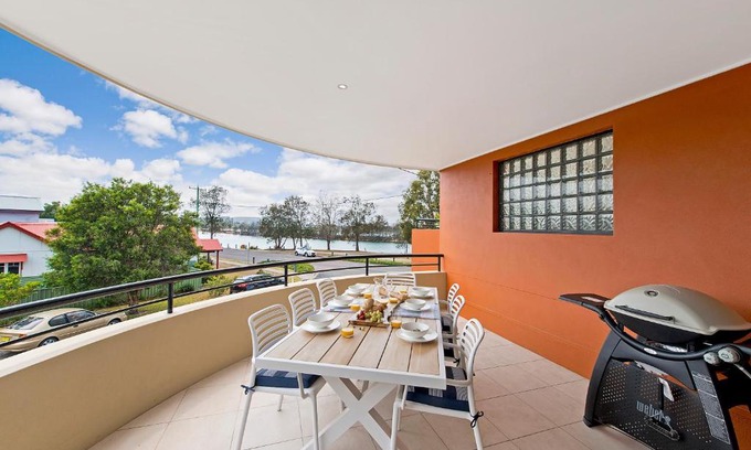 North Haven Apartamento | Adrift at Dolphin Cove Apt 5 - riverfront modern