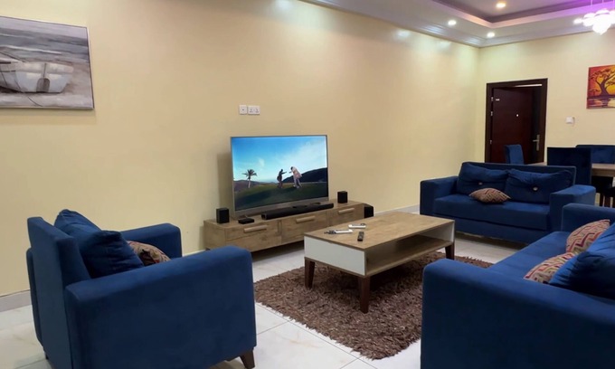 Teshie Apartamento | Adroit Villa 2