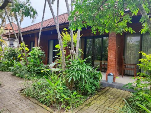 Legian City-Centre Casa | Adus Beach Inn