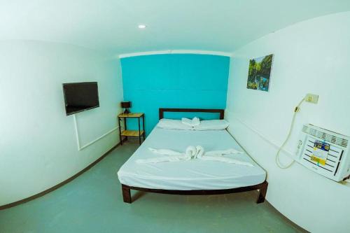 Coron Town Proper Hotel | Adventourist Inn Coron