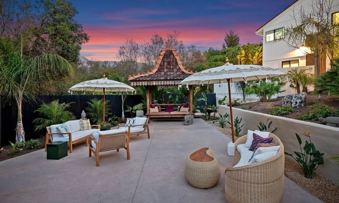 Summerland Condominio | Adventure Awaits: Your Coastal Sanctuary