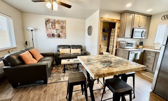 Moab South Valley Casa | #2 W/Balcony & Garage, Dog Friendly