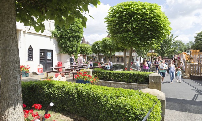 Willen Cabina | Adventurer's Village Milton Keynes