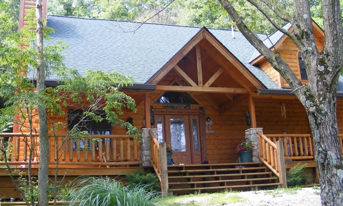 Helmsburg Cabina | Adventurewood Luxury Log Cabin - Bañera de hidromasaje, chimenea, mesa de billar