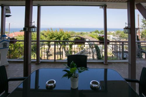 Nea Iraklia Casa | Aegean Breeze House