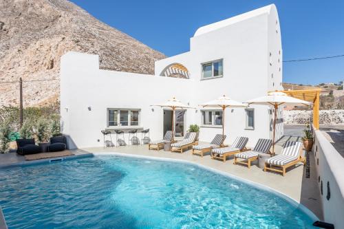 Kamari Hotel | Aegean Gem