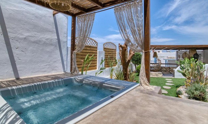 Naousa Apartamento | Aegis Royale Villa