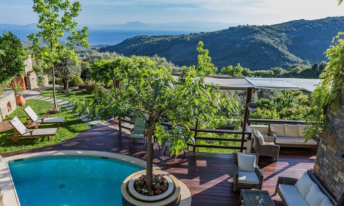 Mileai Villa | Residencia Aenaon: piscina privada, vista panorámica, elegancia delicada [8 personas]
