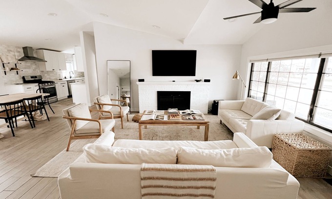 Troy Casa | Aesthetic ranch style home with modern furnishings