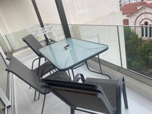 Amarousion Apartamento | Aether Loft in Marousi with Shared Pool