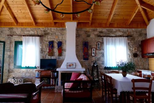 Foiniki Casa | Aetovigli