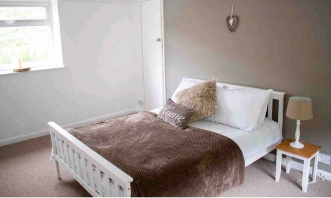 Port Talbot Casa | Afan Forest Holiday Home - mountains trails on your doorstep!