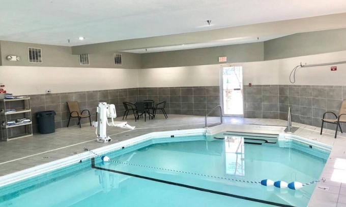 Council Bluffs Casa | Affordability Meets Comfort! 4 Comfortable Units, Pool, Pets Allowed!