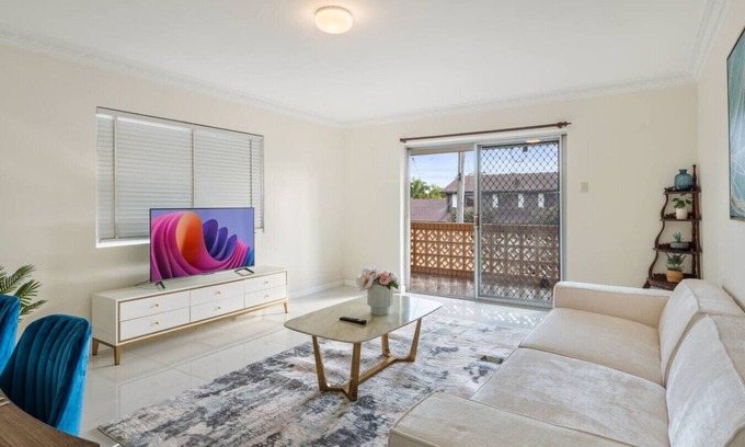 Robertson Casa | Affordable 4BR Family Home Convenient & Comfort