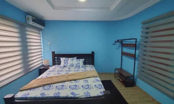 Weija Apartamento | Affordable Apartment with Living Room & Bathtub