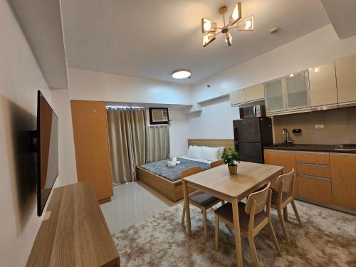 Pinagsama Apartamento | Affordable Condo Suite with 150mbps WIFI and Netflix
