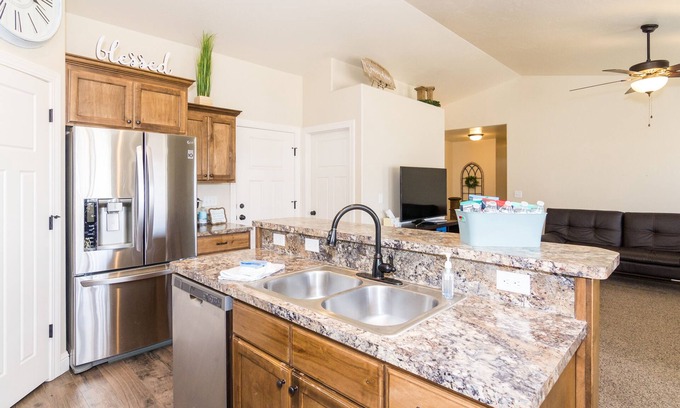 Idaho Falls Casa | Affordable Family Getaway- 90 minutes to Yellowstone