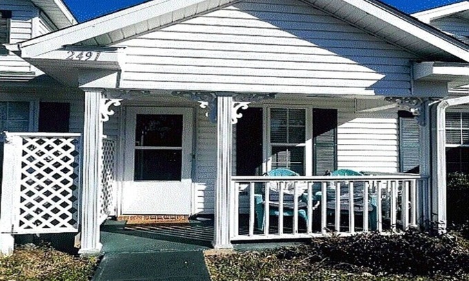 Northwest Pensacola Casa | Affordable Family & Pet-Friendly Comfort Quick Drive to Beaches, Bases & DTown