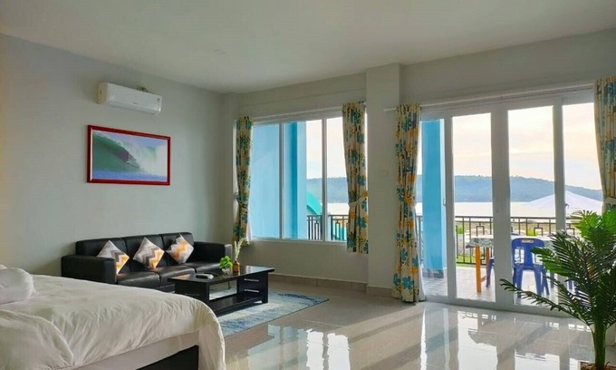 Nias Complejo | Affordable luxury Deluxe oceanfront suite