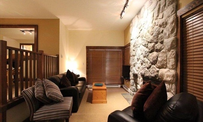 Upper Village Chalet De Esquí | ¡Lujo pagable! Acogedora casa adosada de esquí de dos habitaciones