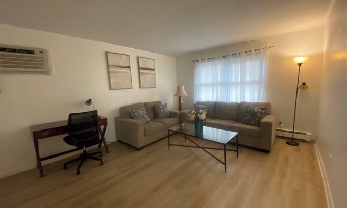 Belleville Casa | Affordable stay near EWR airport, Met Life, and American Dream Mall. Book today!