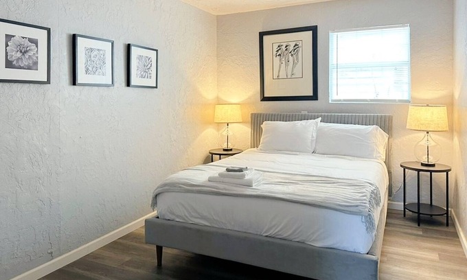 Central Oklahoma City Apartamento | Affordable OKC 1BR | Walk to Paseo Arts District w/ Full Kitchen and Smart TV#20B