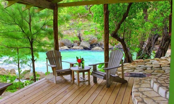Robins Bay Villa | Amanecer Magia Strawberry Fields Together! 2 BR Beach Cottage