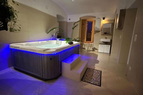 Altlerchenfeld Apartamento | African Paradise with Jacuzzi & Sauna