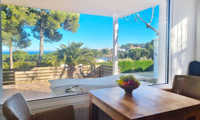 L'Escala Villa | Afrodita: Encantadora villa con vistas al mar entre lugares históricos y playas
