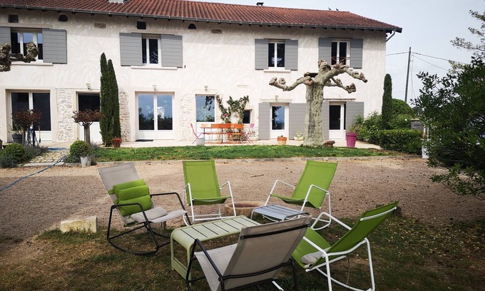 Belleville-en-Beaujolais Casa | Agathe, cottage with sheets labeled tourism and handicap