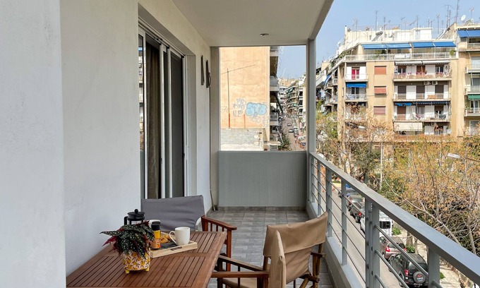 Ampelokipoi Apartamento | Ageliki's Athens Centre 2BDRM & Parking