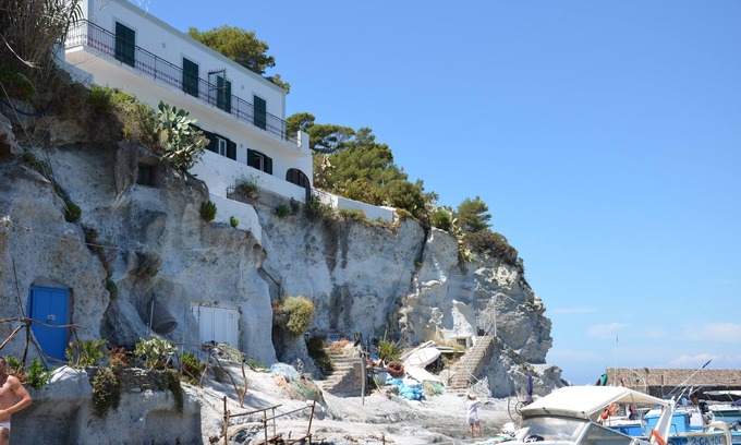 Le Forna Apartamento | Agenzia Maridea Ponza- Donatino a mare house, an awakening overlooking the Sea