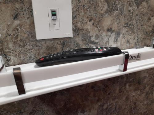Lajpat Nagar Apartamento | Aggarwal independent studio apartments with private washroom and private kitchen with all utensils, fridge, wifi with smart tv, work desk, fully ac as like your own sweet home